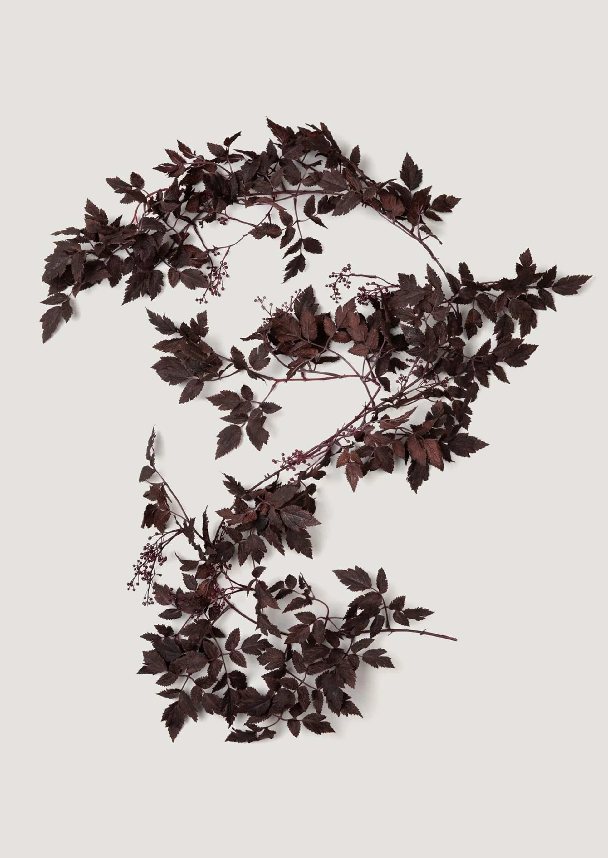 Plum-colored leaf garland